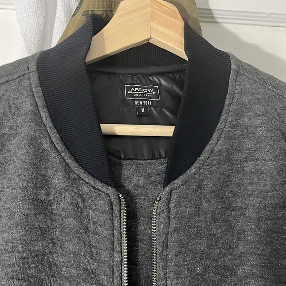 Black Grey Zipper , Size - M, Arrow - Picture 2 of 4